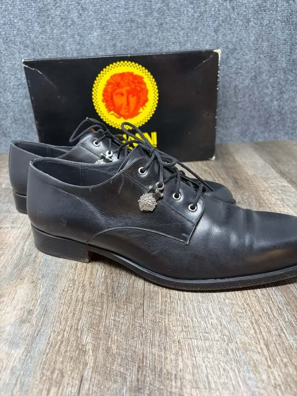 Vintage Gianni Versace Black Leather lace up Medusa Head Derby Shoes size 9.5